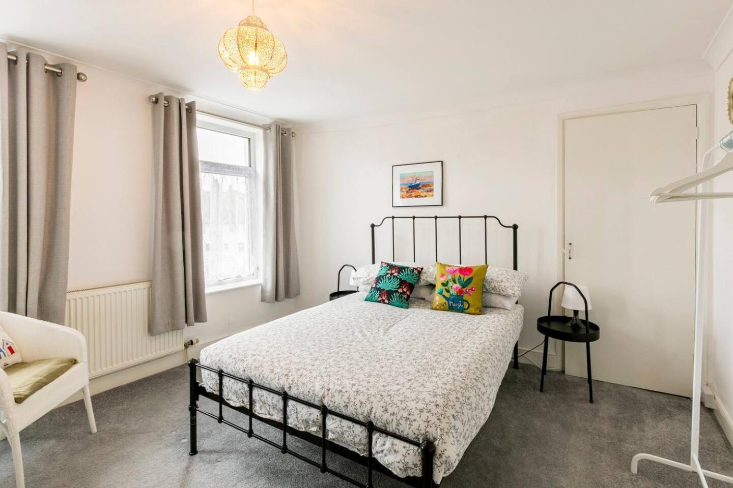 4 Bed Home 3 Mins From Harbour + Sandy Beach フォークストン エクステリア 写真