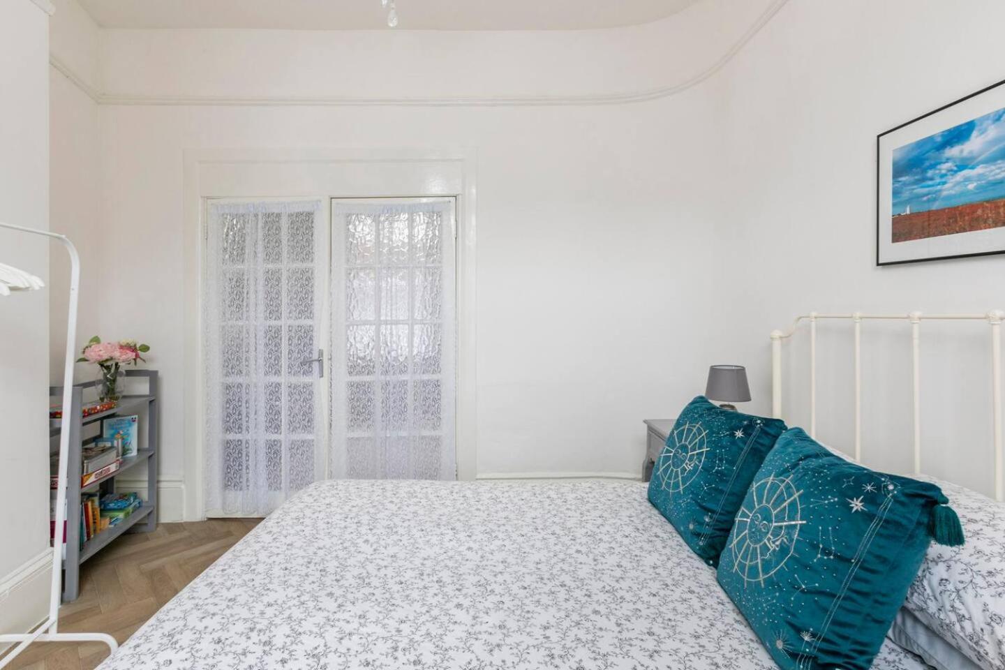 4 Bed Home 3 Mins From Harbour + Sandy Beach フォークストン エクステリア 写真